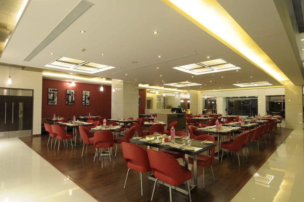 Welcomhotel By Itc Hotels, Ashram Road, אחמדאבאד מראה חיצוני תמונה