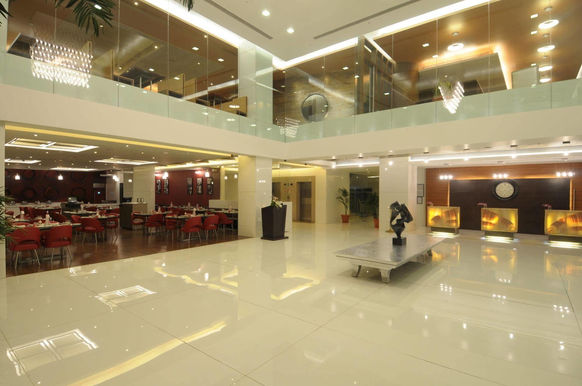 Welcomhotel By Itc Hotels, Ashram Road, אחמדאבאד מראה חיצוני תמונה