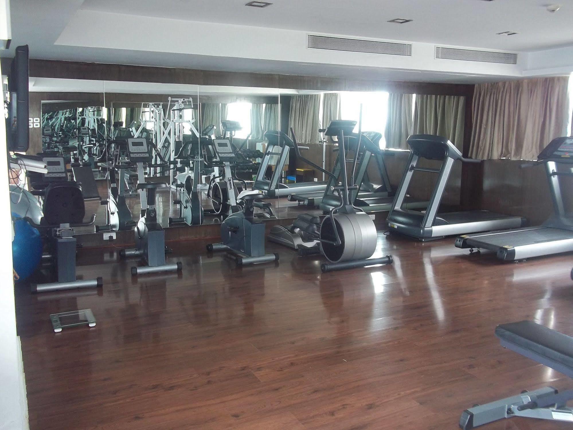 Welcomhotel By Itc Hotels, Ashram Road, אחמדאבאד מראה חיצוני תמונה